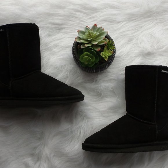 *SOLD* BearPaw "Emma" Boots - Picture 2 of 7